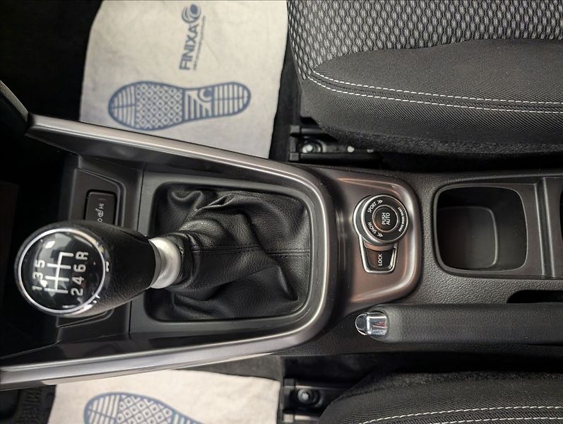 Suzuki Vitara 1.4 HYBRID ALLGRIP - fotka 22 z 34