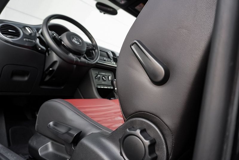 Volkswagen Beetle 2.0 TSi 147kW SPORT FENDER - fotka 21 z 33