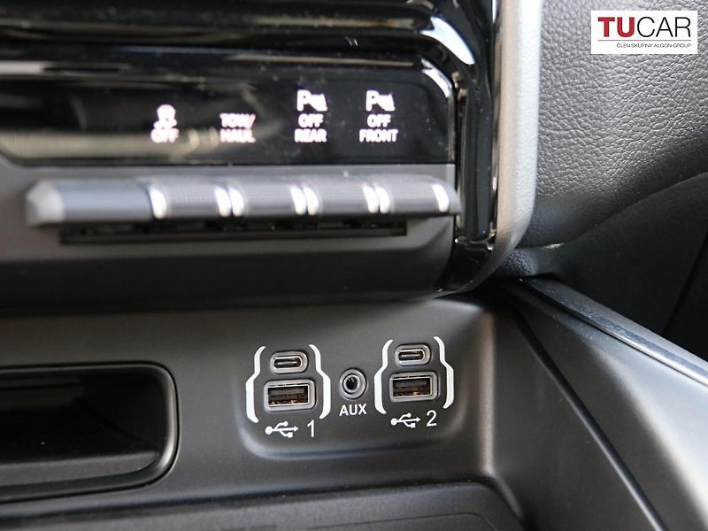 Dodge RAM (2024) 1500 Laramie Night Edition V8 - fotka 24 z 44