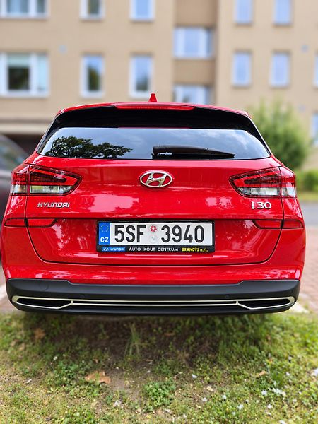 Hyundai i30 (2021) STYLE 1 majitel 1.5 TGDI 117kW - fotka 5 z 9