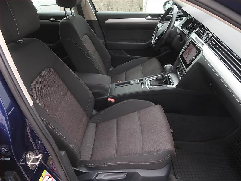 Volkswagen Passat (2017) 1.6 TDI, Automat, Navi - fotka 9 z 18