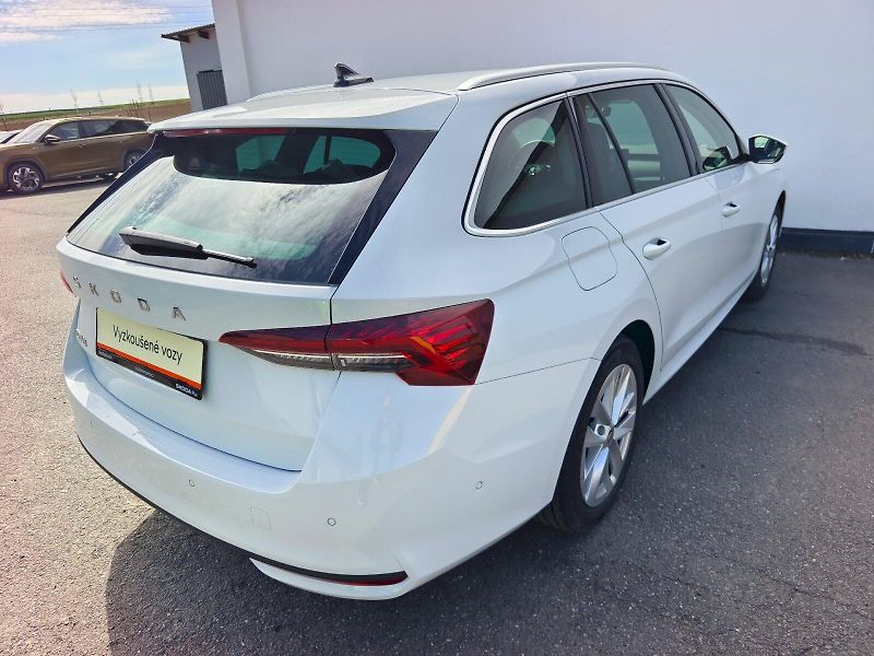 Škoda Octavia (2024) OCT.COMBI TOP SELECTION 1,5 TS - fotka 2 z 28