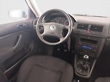 Volkswagen Golf (2000) 1.6 16V, Klima, pěkný stav - náhled 7