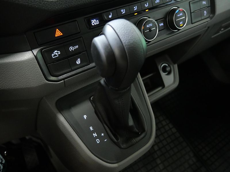 Volkswagen Grand California - fotka 13 z 27