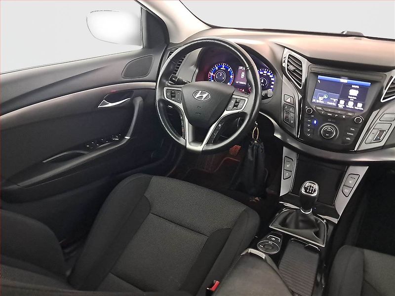 Hyundai i40 (2018) 1.7 CRDi, ČR,1.maj, Navi - fotka 7 z 19