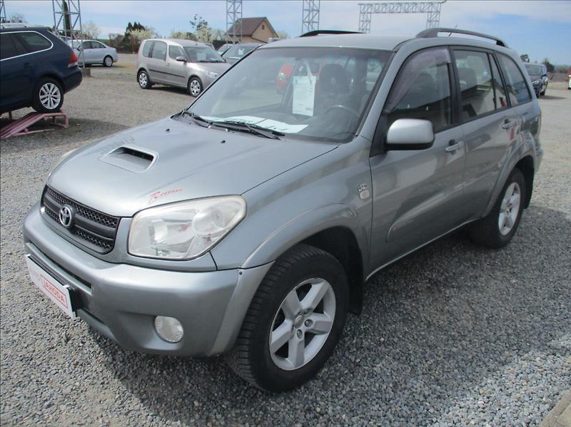 Toyota RAV4 2,0 D4D, 4x4,digiklima,tažné, - fotka 3 z 33