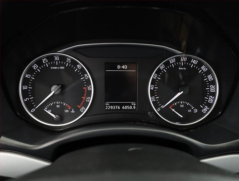 Škoda Octavia (2011) 2.0 TDI, Tempomat - fotka 9 z 14