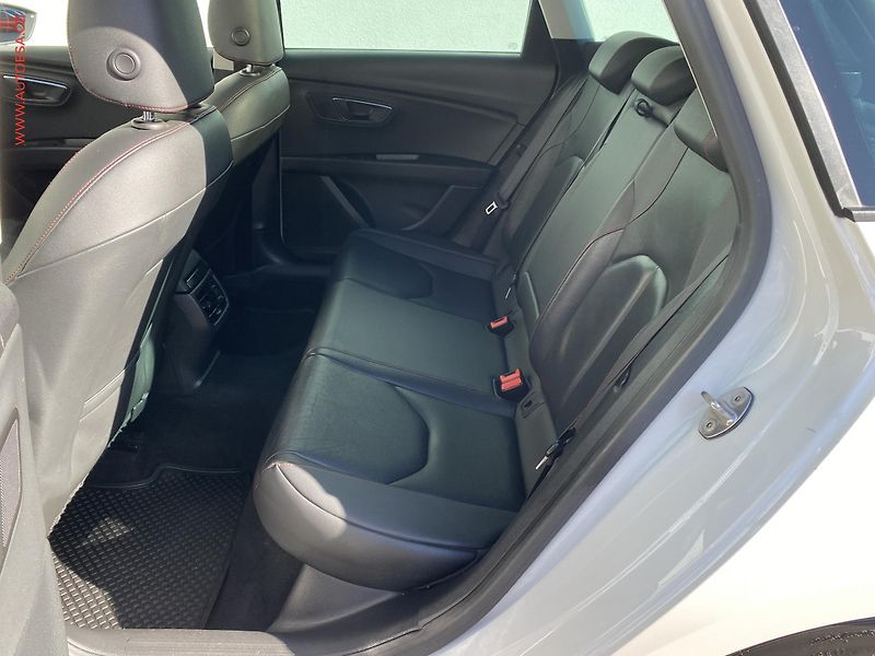 Seat Leon (2019) 2.0 TDi, FR, DSG, kůže, panor - fotka 10 z 19