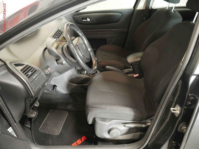 Citroën C4 (2006) 1.6i, AC, temp. - fotka 9 z 18