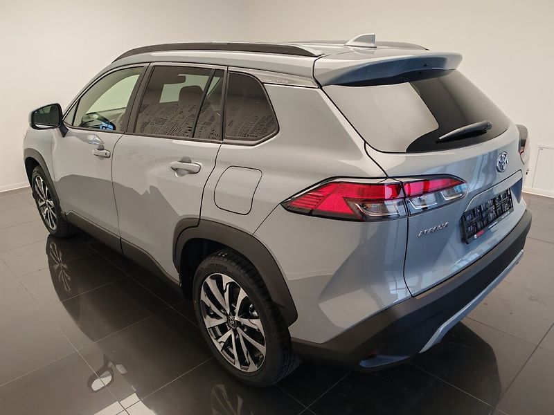 Toyota Corolla Cross 2,0 Hybrid Executive - fotka 6 z 45