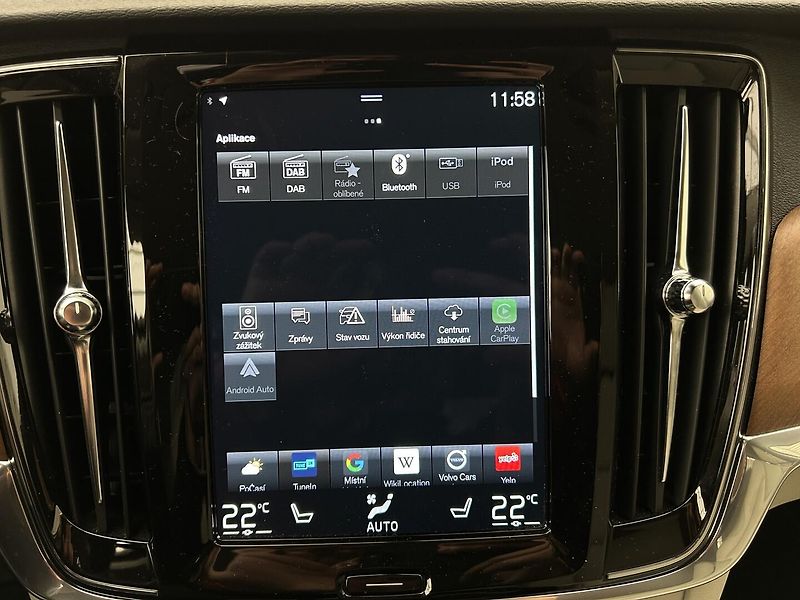 Volvo V90 2.0 Recharge 4x4 Inscription - fotka 25 z 29