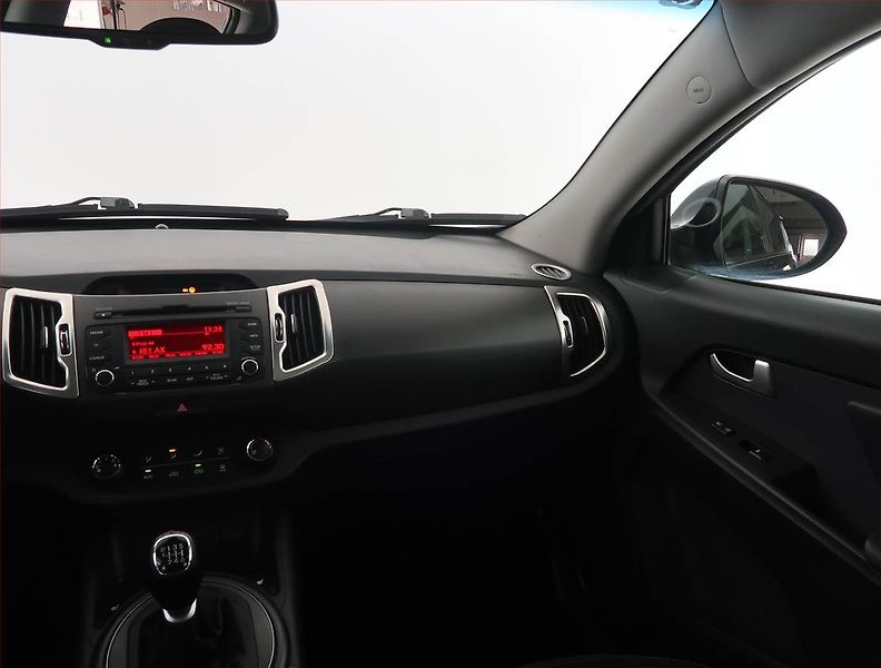Kia Sportage (2012) 2.0 CRDi, 4X4, Tempomat - fotka 8 z 17