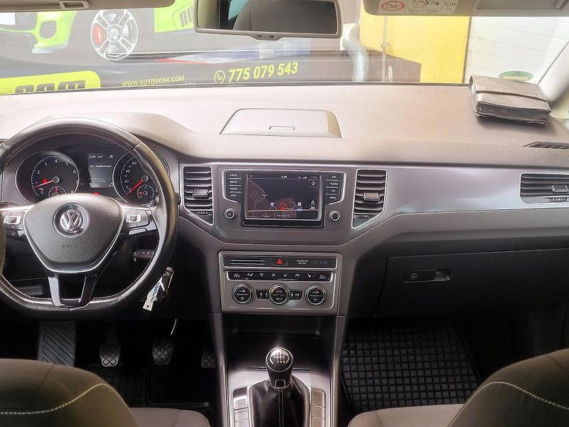 Volkswagen Golf Sportsvan TSi LOUNGE *SERV.KN. WEBASTO - fotka 35 z 69