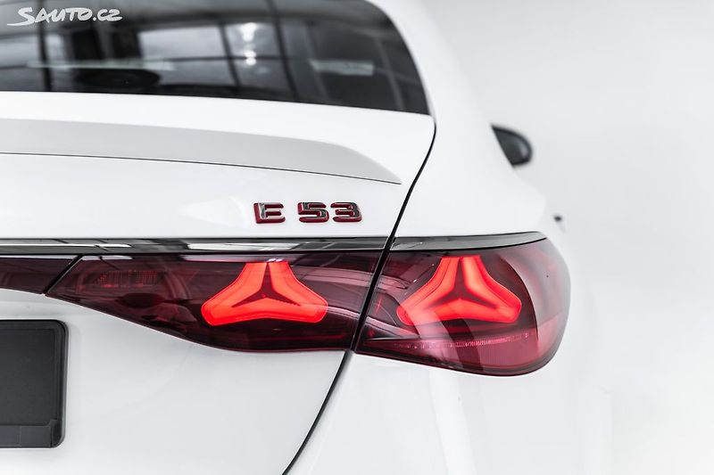 Mercedes-Benz Třídy E 53 AMG Hybrid*AMG Performance - fotka 23 z 41