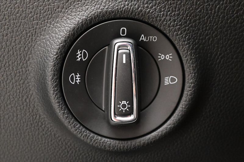 Škoda Superb 2,0 TDI 110 kW DSG Style Záruk - fotka 26 z 30
