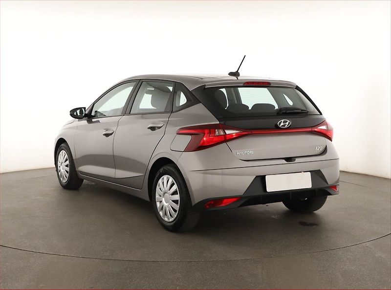 Hyundai i20 (2023) Comfort 1.2 MPI, ČR,1.maj - fotka 4 z 13