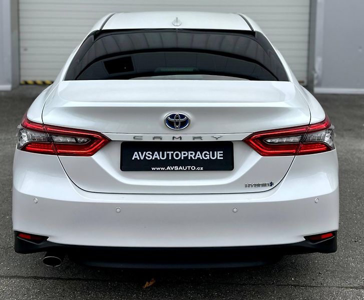 Toyota Camry (2021) 2.5 HEV EXECUTIVE AUTOMAT - fotka 5 z 37