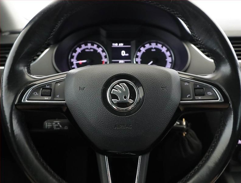 Škoda Octavia (2017) Style 1.6 TDI, Serv.kniha - fotka 8 z 19