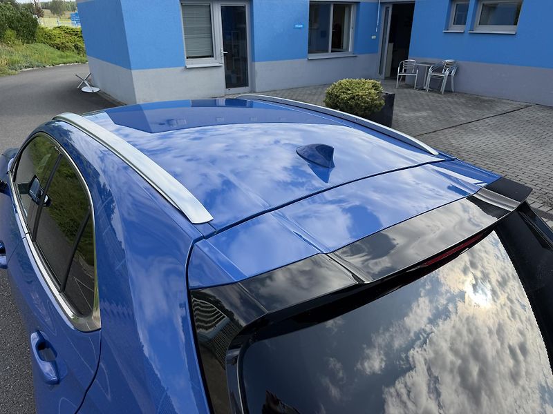 Lexus UX 250h 2,0i 112kW hybrid automat navi - fotka 9 z 22