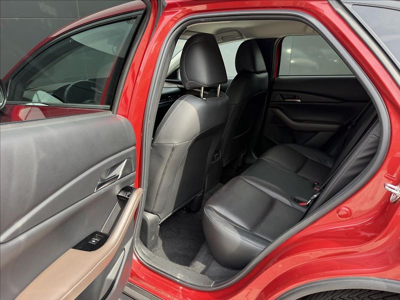 Mazda CX-30 2,0 Sky-X 132kW Selection AT - fotka 13 z 37