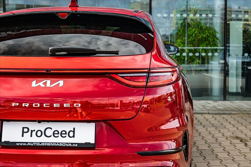 Kia ProCeed 1,5 T-GDi GPF  GT LINE PLUS - fotka 11 z 23