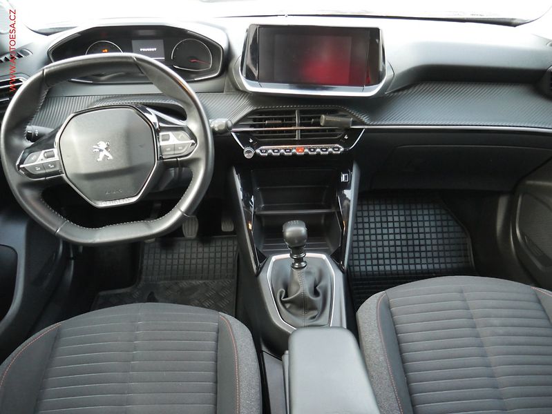 Peugeot 2008 (2020) 1.2 PT, 2.maj,ČR, AC, temp - fotka 8 z 17