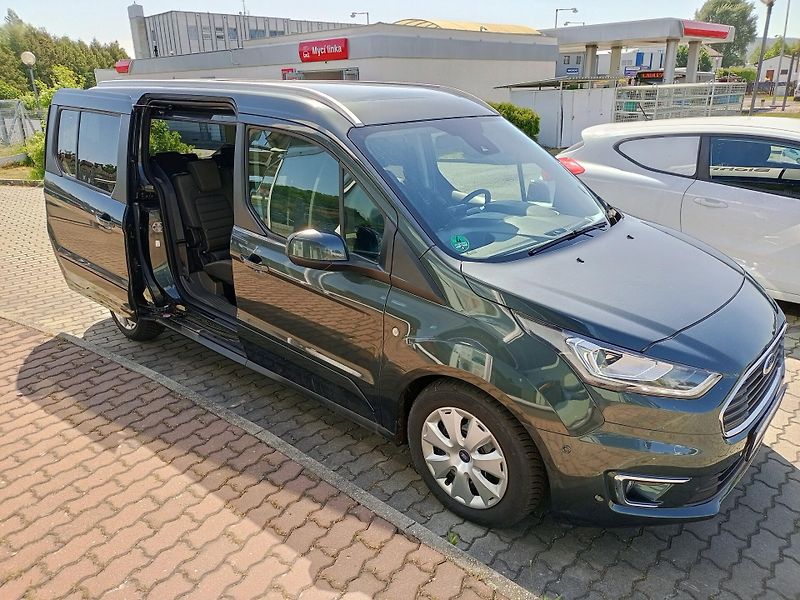 Ford Tourneo Connect (2020) Grand 7 míst - fotka 4 z 25