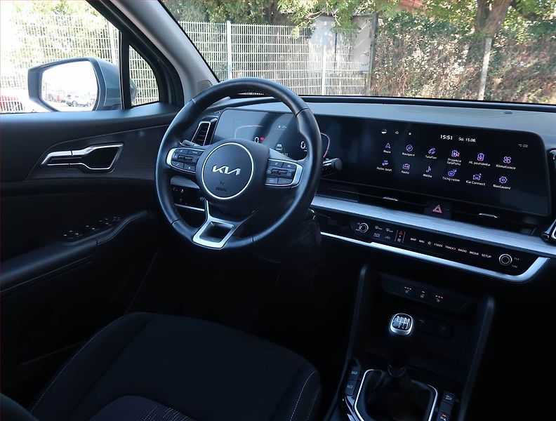 Kia Sportage (2022) 1.6 T-GDI - fotka 7 z 19