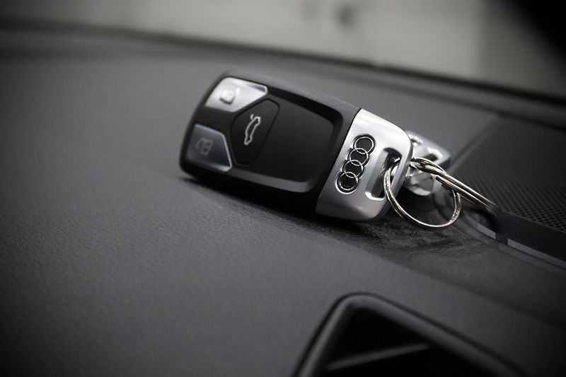 Audi A4 2.0 TFSI ultra 140 kW S line - fotka 47 z 49