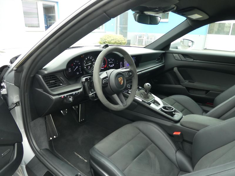 Porsche 911 CARRERA GTS  - fotka 11 z 28