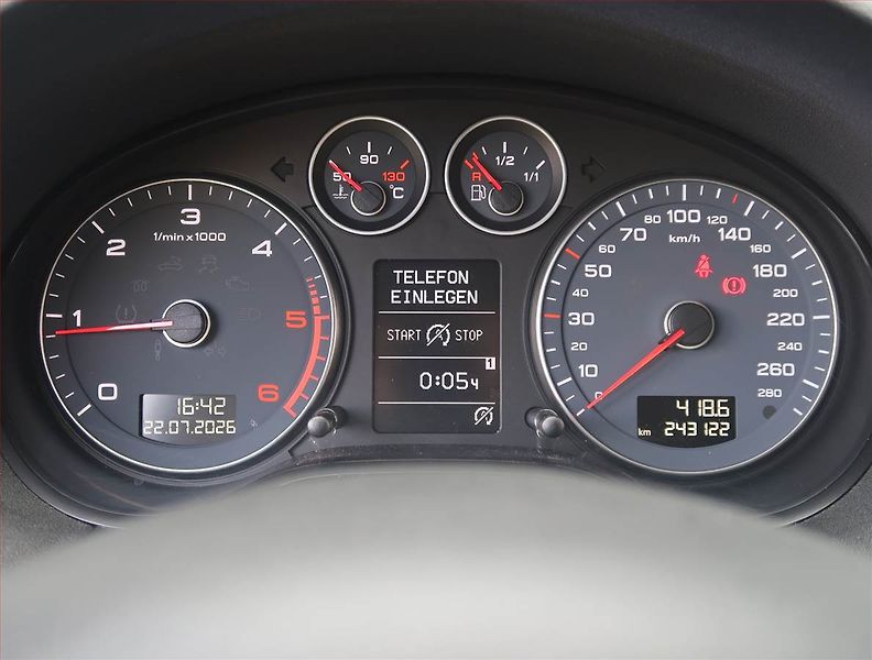 Audi A3 (2011) 1.6 TDI, Tempomat - fotka 11 z 18