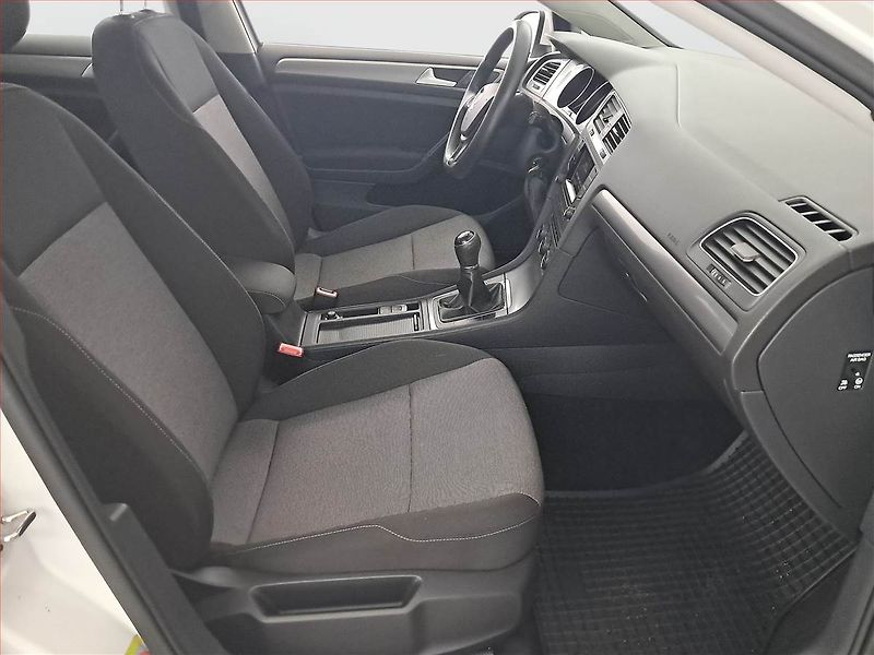 Volkswagen Golf (2014) 1.2 TSI - fotka 9 z 14