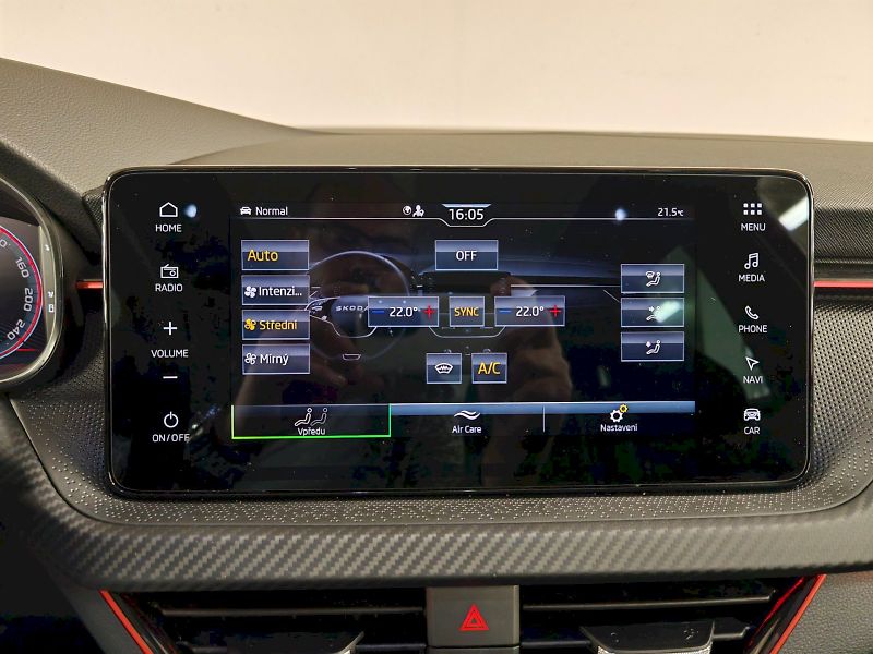 Škoda Kamiq (2025) 1.0 TSI 85 kW DSG Monte Carlo - fotka 15 z 30