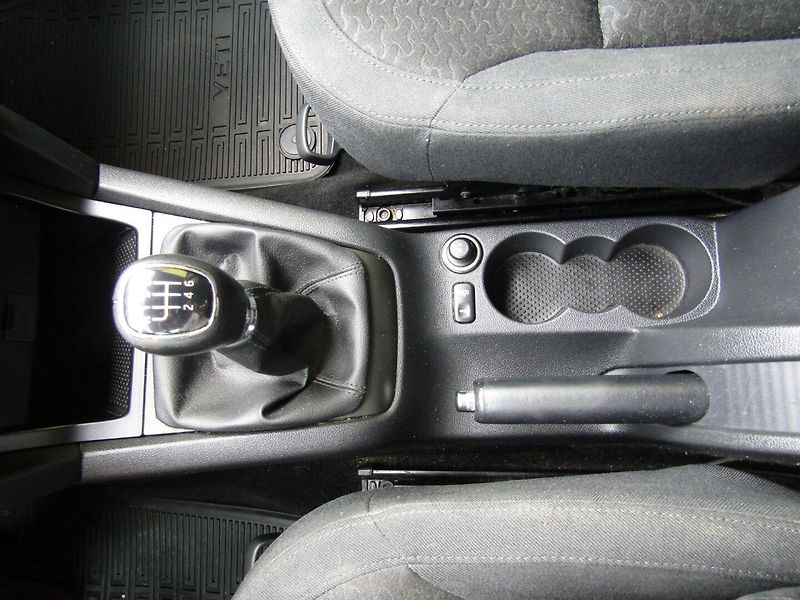 Škoda Yeti (2014) 1.2 TSI 77kW TOP QUALITY - fotka 34 z 38