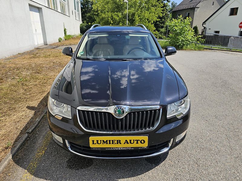Škoda Superb (2010) 2 2.0 TDI DSG TAŽNÉ  - fotka 8 z 18