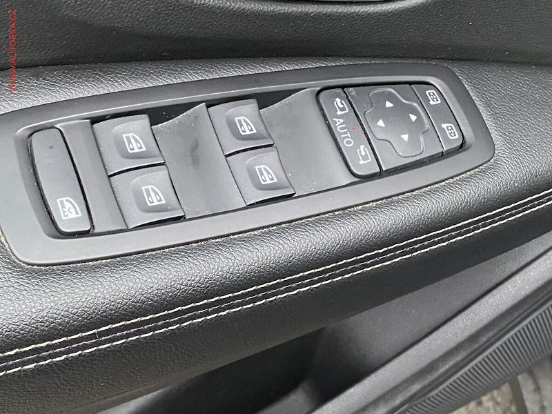 Renault Scénic (2017) 1.2 TCe, 1.maj,ČR, AAC, tempo - fotka 11 z 18
