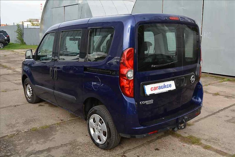 Opel Combo (2013) 1,6 TDI - fotka 6 z 35