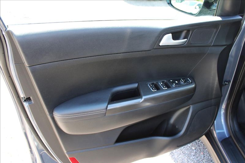 Kia Sportage 1,6 T-GDi 130kW 4x4,MANUAL,NAV - fotka 26 z 33