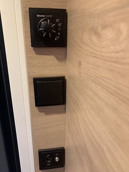 Dethleffs T 7055 EB volné od 1.10.2026 - fotka 25 z 31