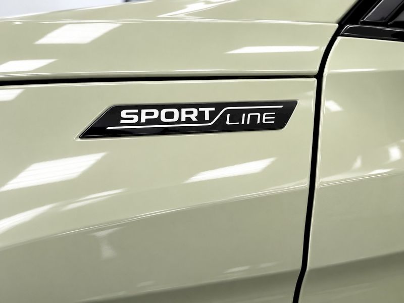 Škoda Superb (2025) COMBI Sportline TD 110 / 2.0 A - fotka 15 z 61