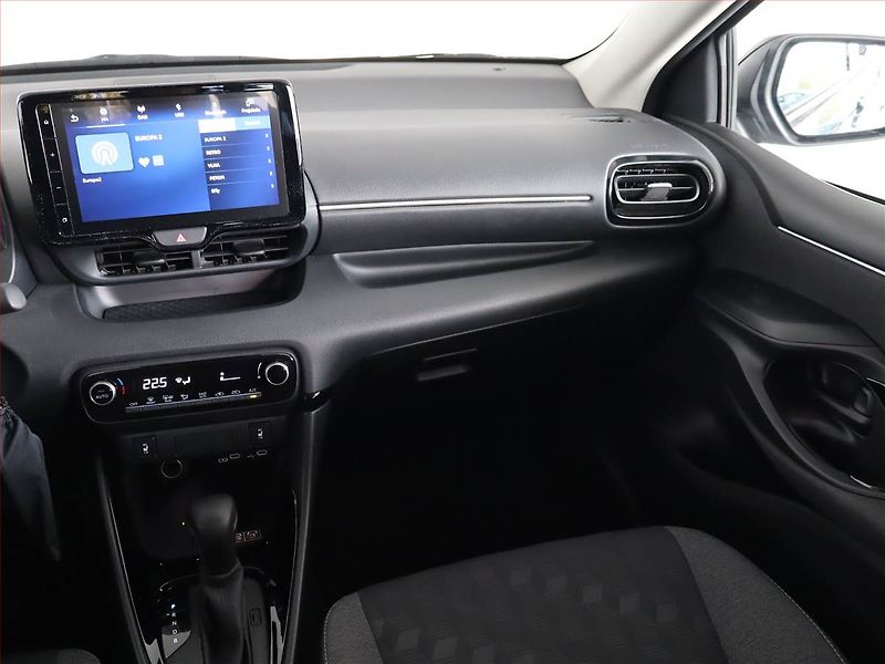 Toyota Yaris (2025) Style 1.5 VVT-i Hybrid - fotka 8 z 26