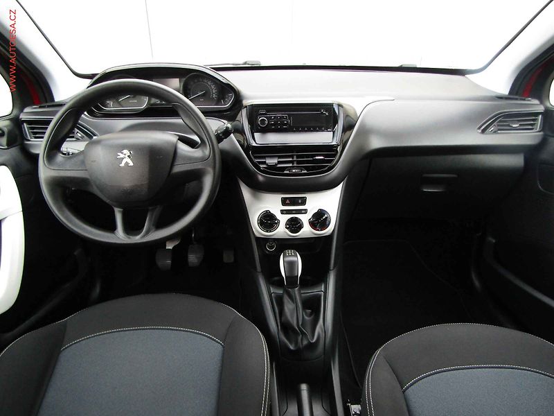 Peugeot 208 (2017) 1.2 PT, AC, tempo - fotka 8 z 15