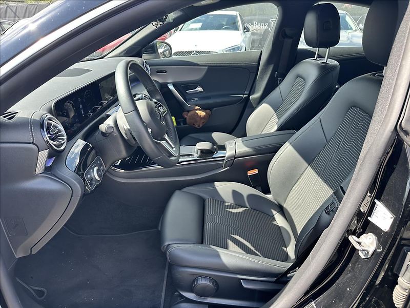 Mercedes-Benz CLA 200d progressive - fotka 10 z 14