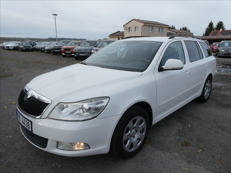 Škoda Octavia 1,6 TDi 77kW 2x kola, závěs - fotka 3 z 30