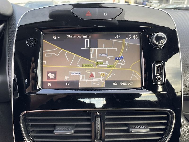Renault Clio (2016) 1.2 TCe,Automat,Intens,ČR - fotka 18 z 36