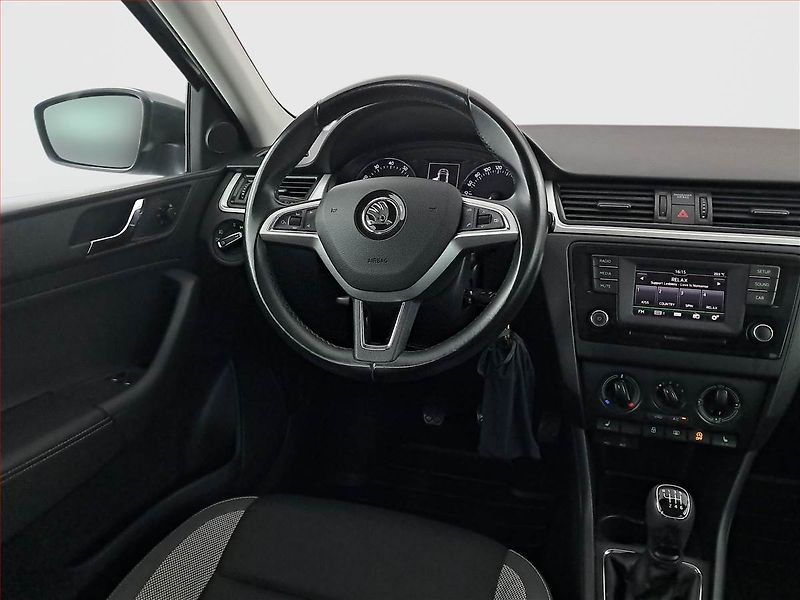 Škoda Rapid (2016) Spaceback 1.2 TSI - fotka 7 z 19