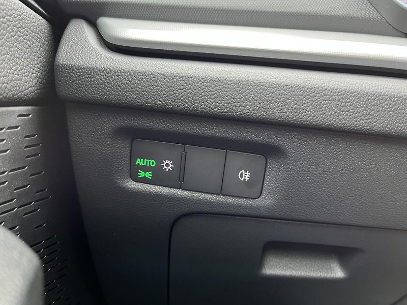 Škoda Octavia 2.0TDI DSG SELECT 110kW - fotka 16 z 21