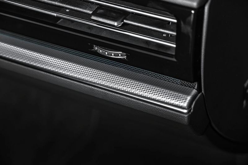 Volkswagen Touareg R-line 4M Vzduch IQ Ergo - fotka 22 z 24
