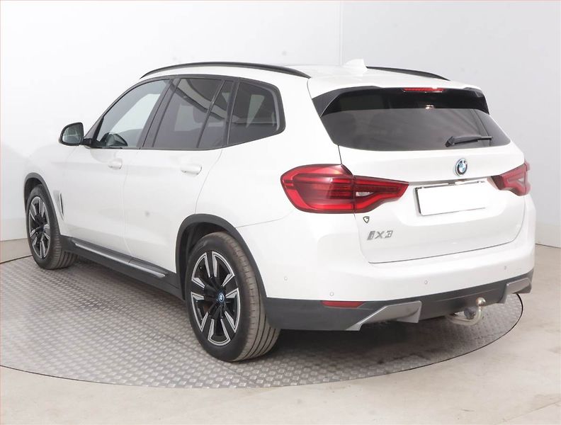 BMW iX3 (2022) 80 kWh, SoH 97% - fotka 4 z 22