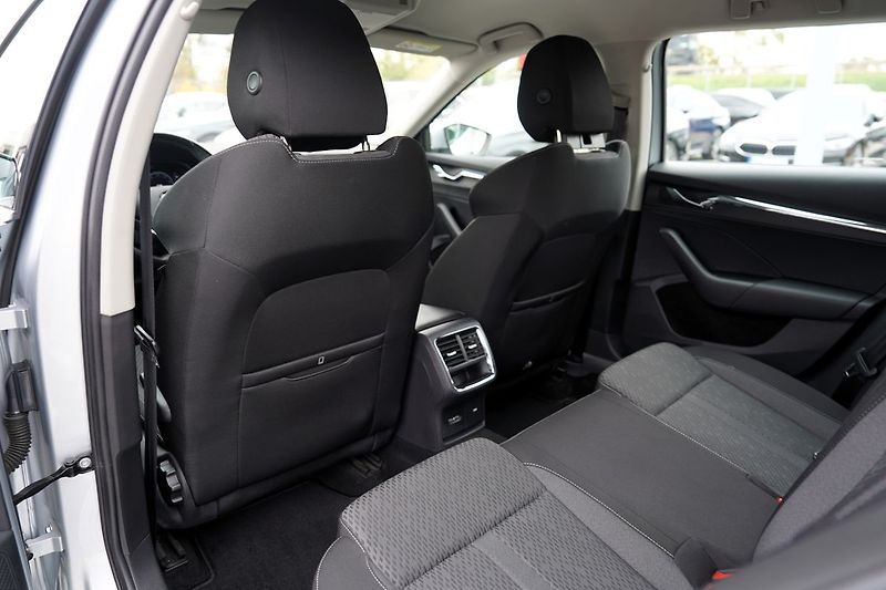 Škoda Octavia kombi IV  2.0 TDI/120 PS/navi - fotka 32 z 48